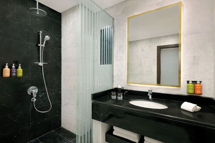 Room 30 of 52