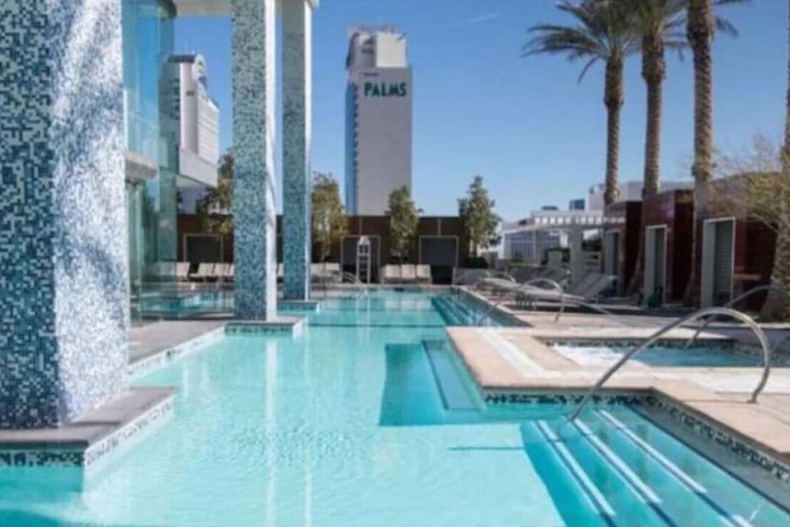 Pool 21 of 26