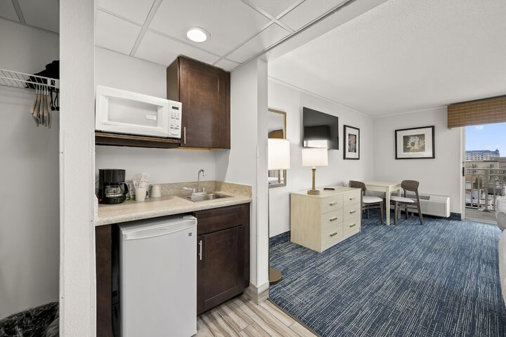 Room 10 of 67
