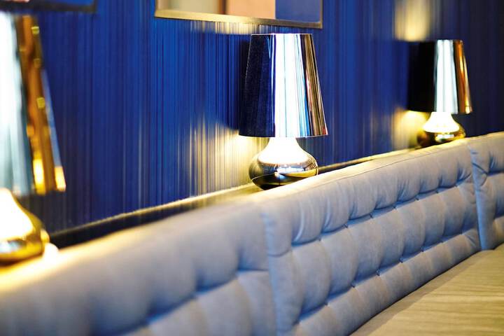 Lounge 88 of 131