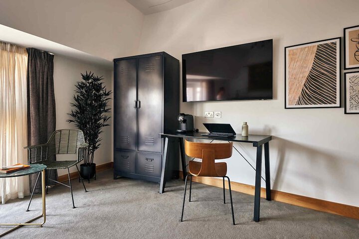 Room 10 of 47