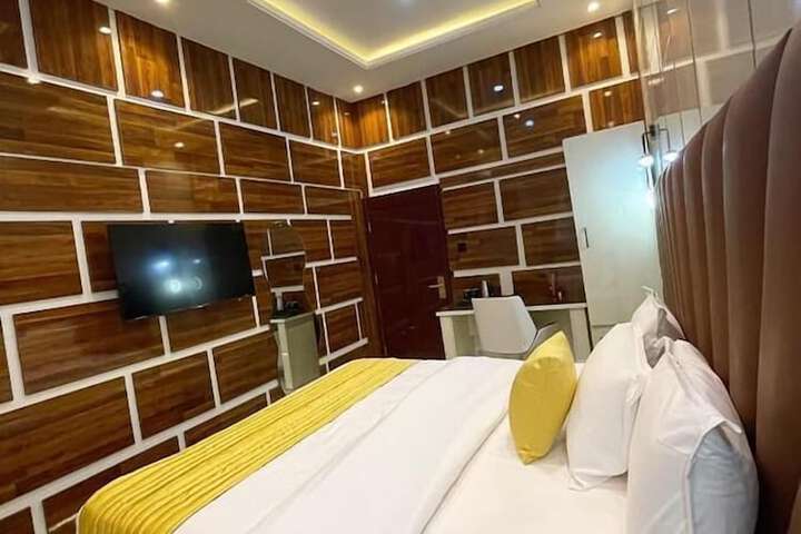 Room 14 of 45