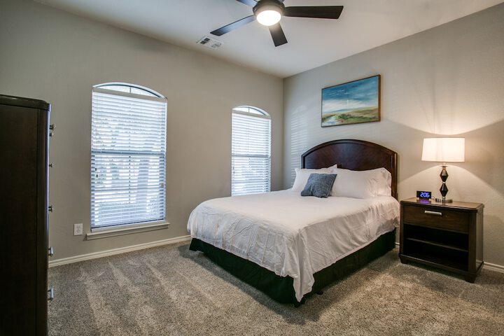 Room 7 of 18