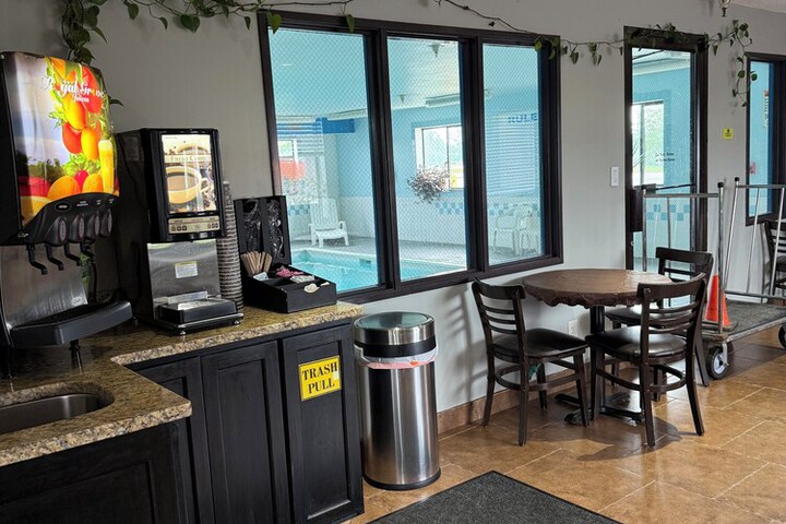 Business Center 15 of 17