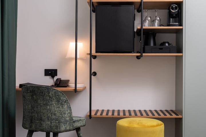 Room 16 of 61