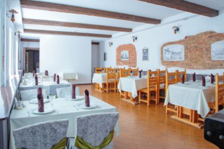 Dining 83 of 111