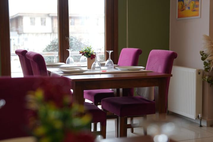 Dining 61 of 86