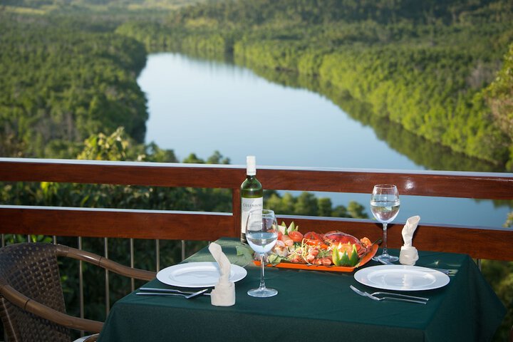 Dining 37 of 47
