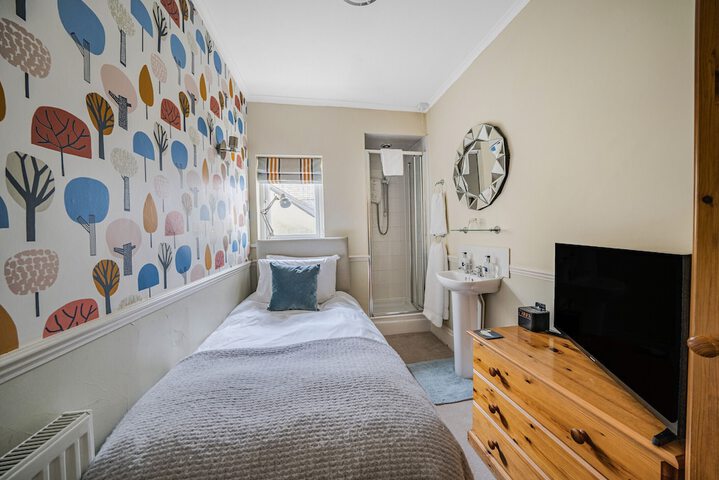 Room 14 of 38