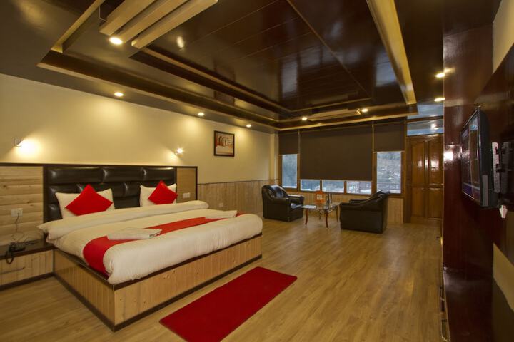 Room 8 of 26