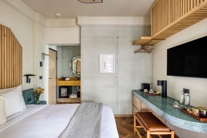Room 55 of 120
