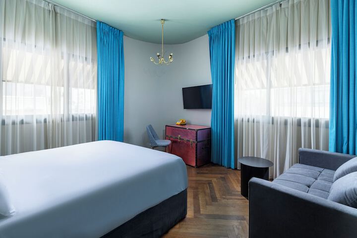 Room 25 of 64