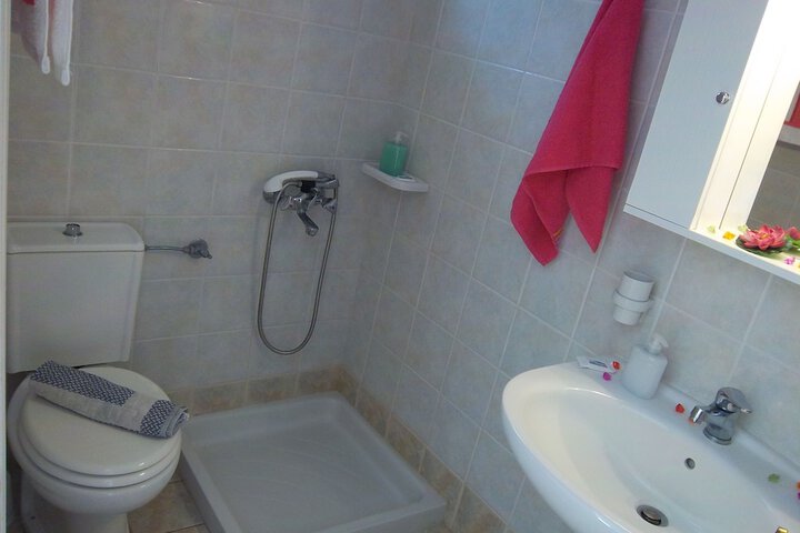 Room 4 of 5