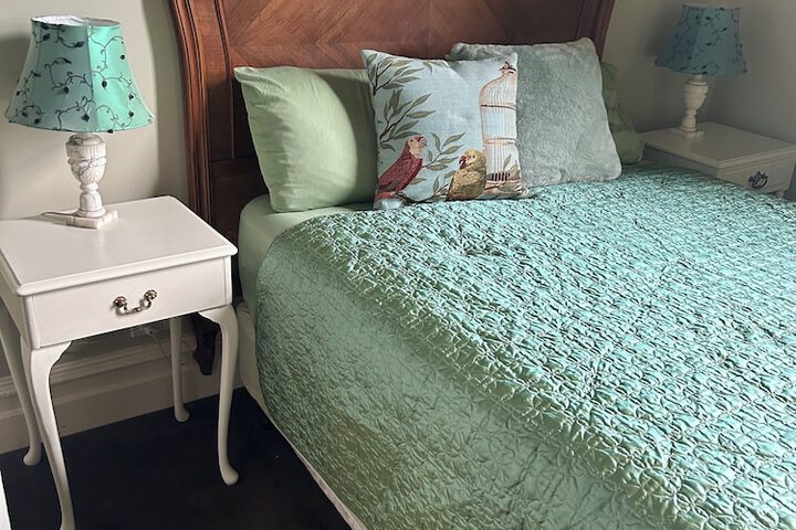 Room 33 of 84