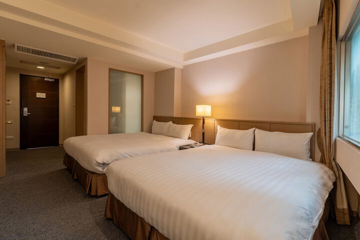 Room 27 of 119