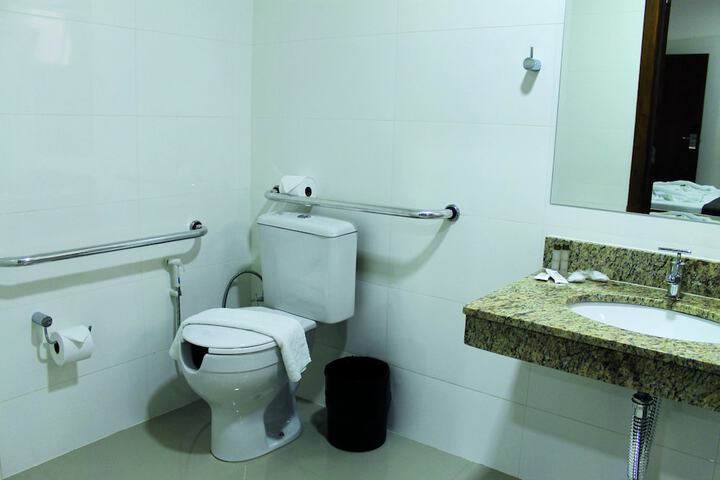 Room 15 of 27