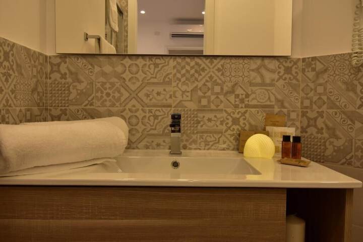 Room 19 of 25