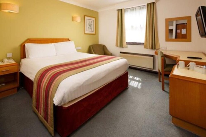 Room 15 of 74