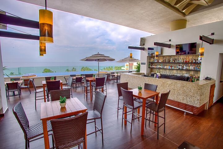 Lounge 211 of 251