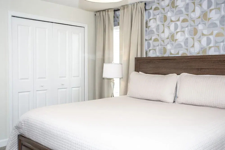 Room 2 of 28