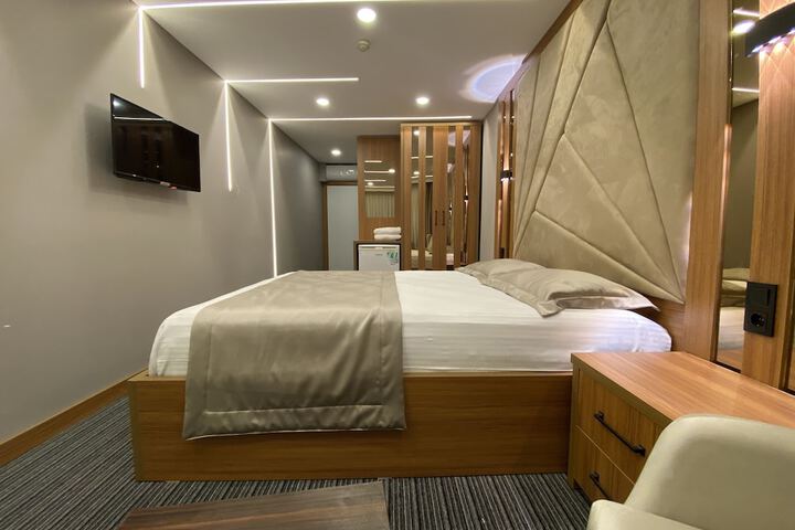 Room 18 of 22