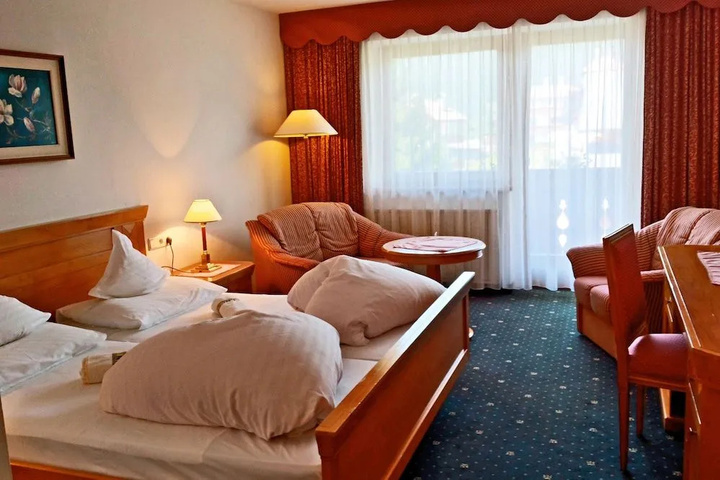 Room 4 of 22