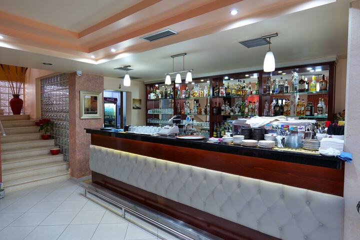 Lounge 39 of 45