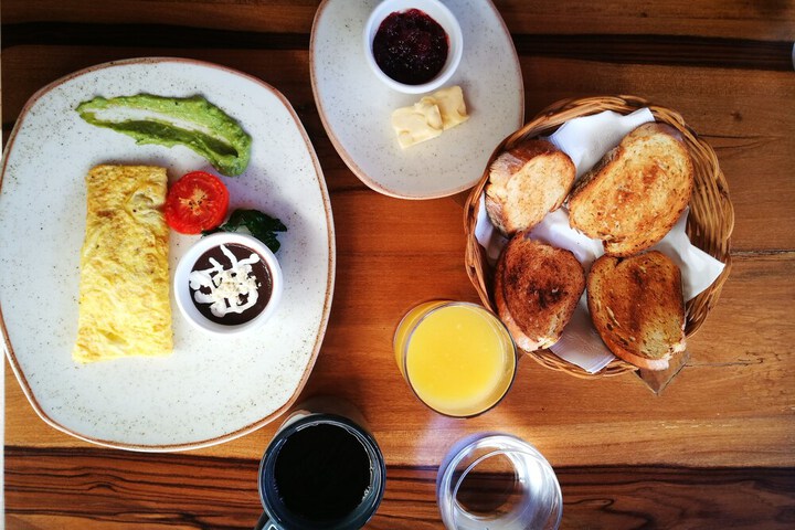 Breakfast/Coffee Service 70 of 95