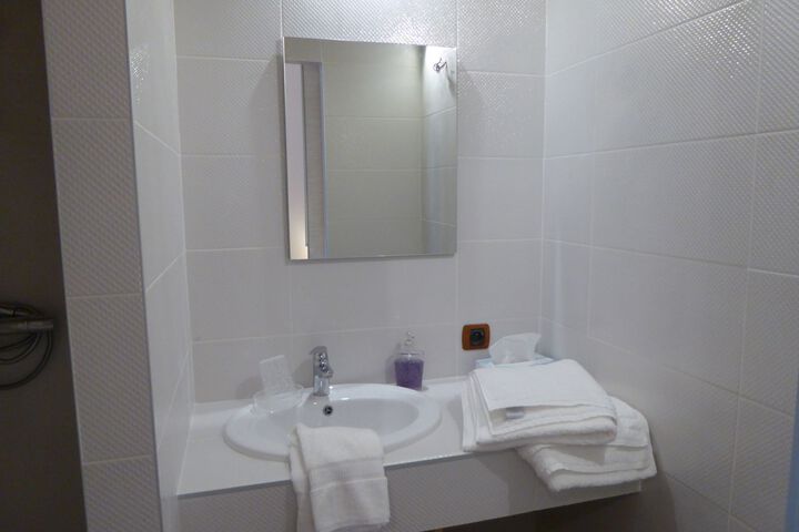 Room 7 of 50