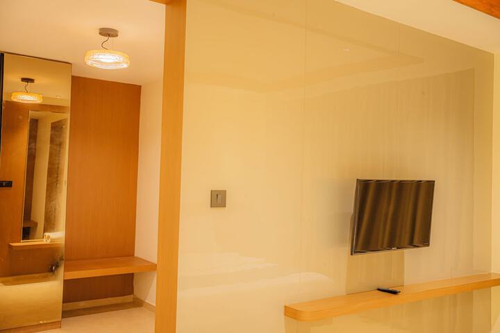 Room 17 of 38