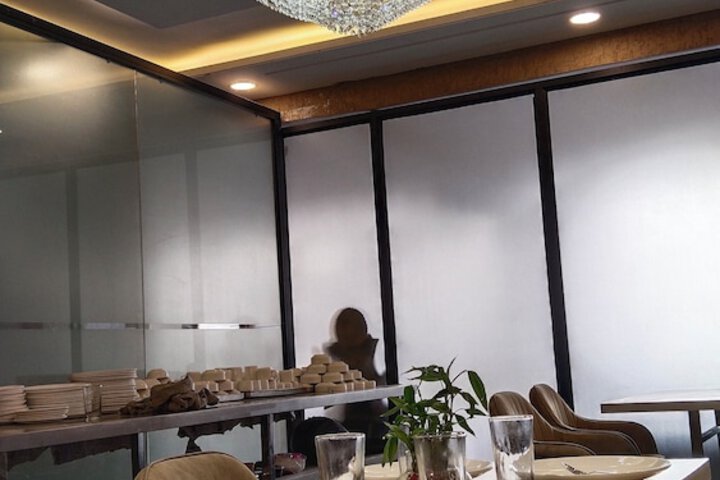 Dining 9 of 12