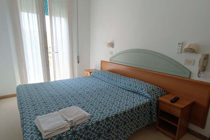 Room 7 of 40