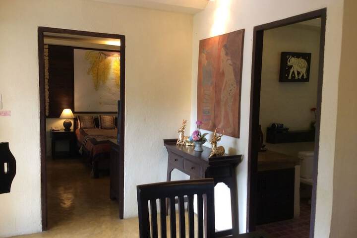 Room 9 of 18