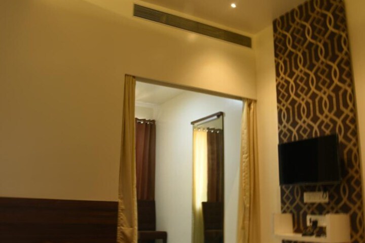 Room 21 of 43