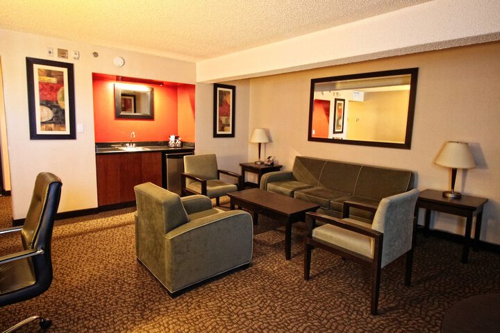 Room 13 of 34