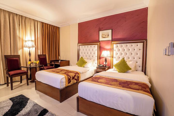 Room 30 of 94