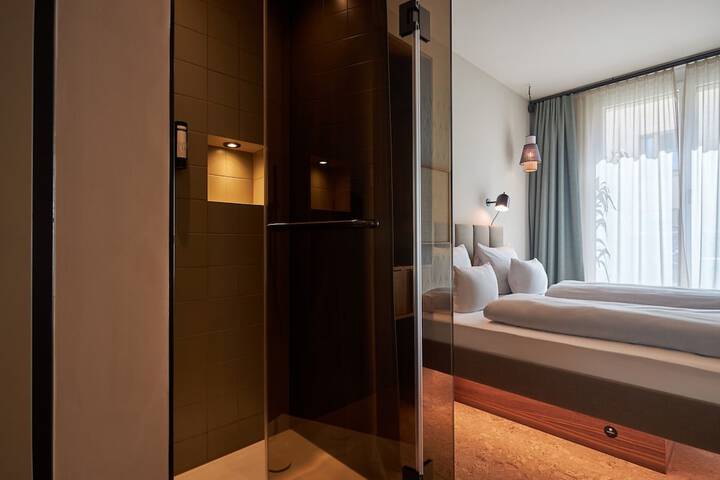 Room 58 of 122