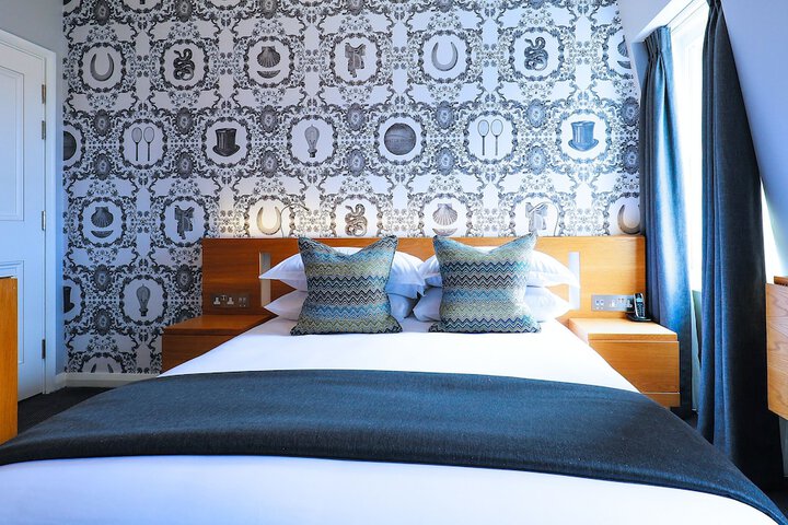 Room 3 of 54