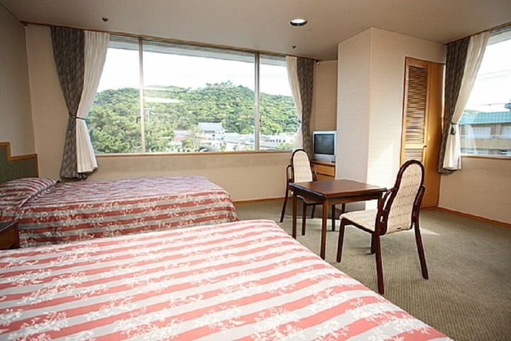Room 15 of 49