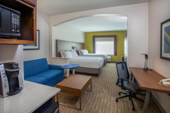 1 King Bed Suite (2 of 11)