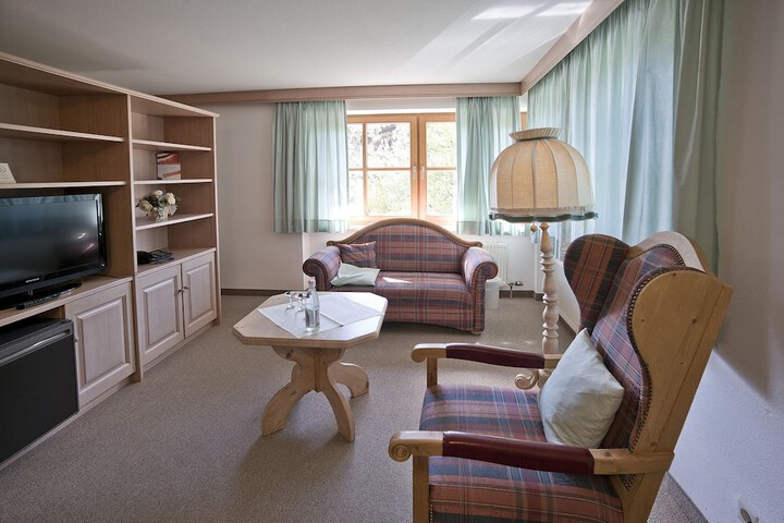 Room 35 of 66