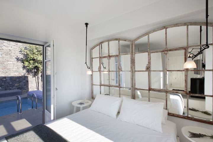 Room 2 of 31
