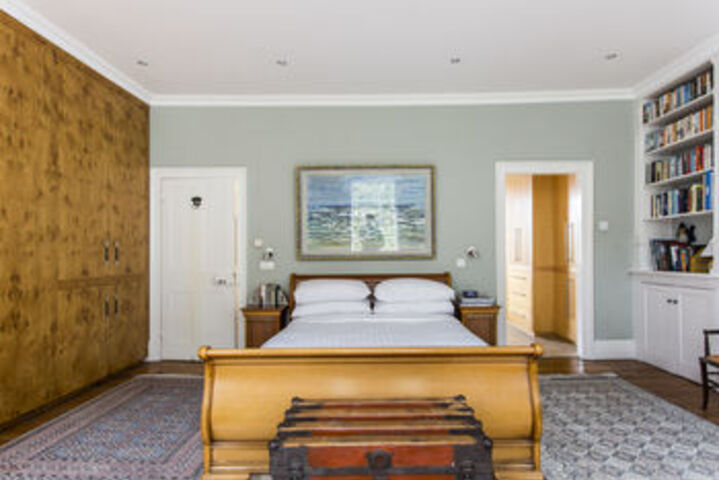 Room 27 of 166
