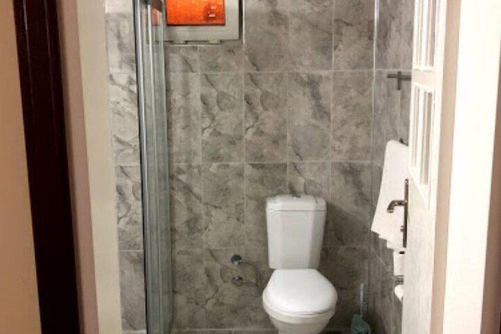 Room 11 of 29