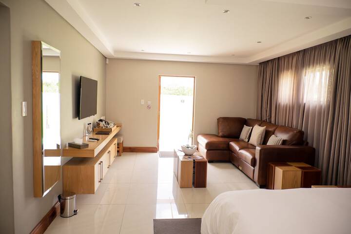 Room 6 of 48