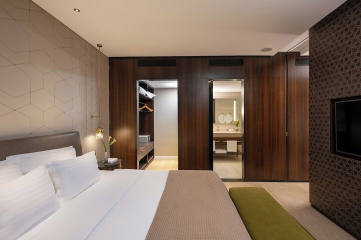 Room 50 of 134