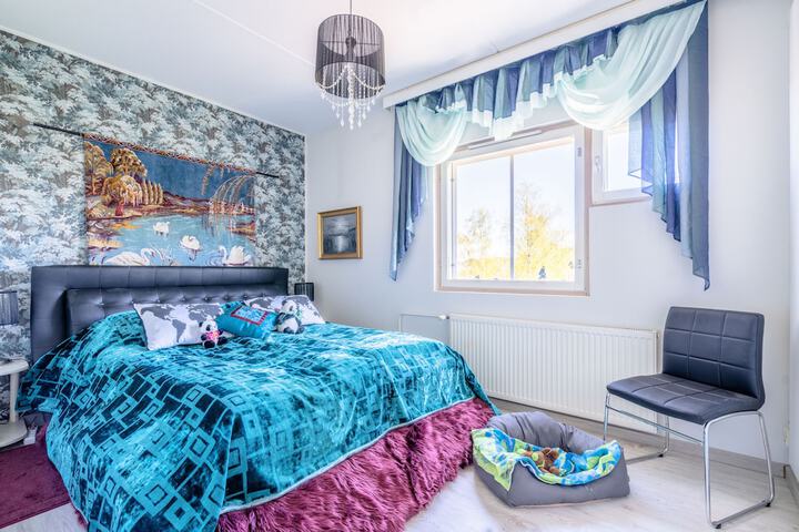 Room 4 of 65