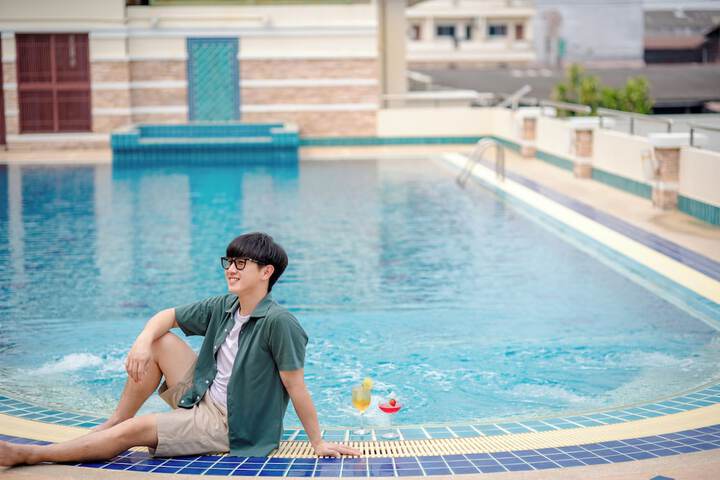 Hotel Pool