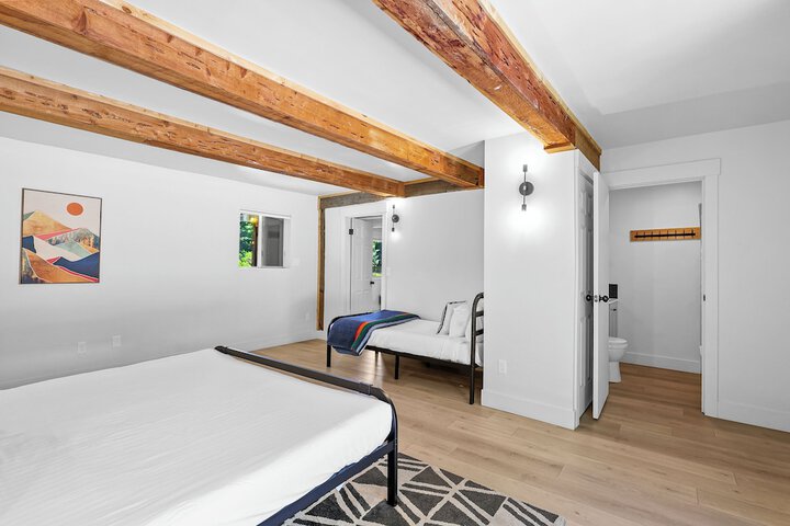 Room 18 of 173