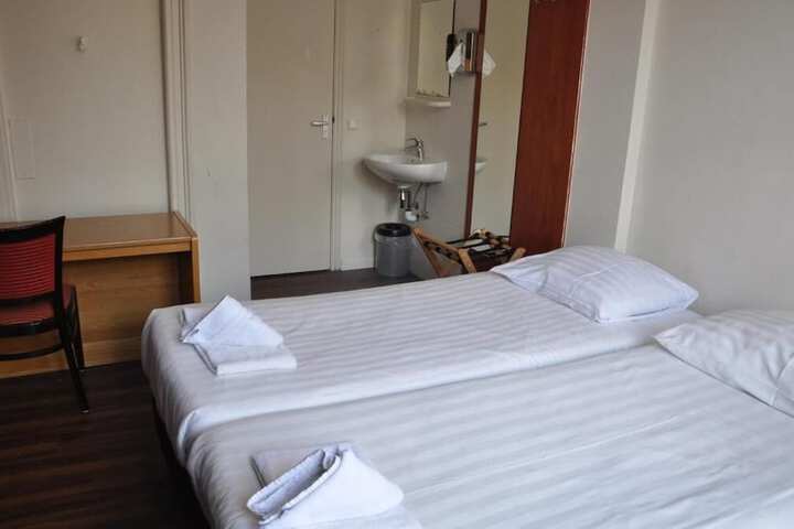 Room 17 of 53